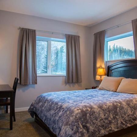 Downtown Whitehorse 4 Bedrooms Deluxe Condo Exterior photo