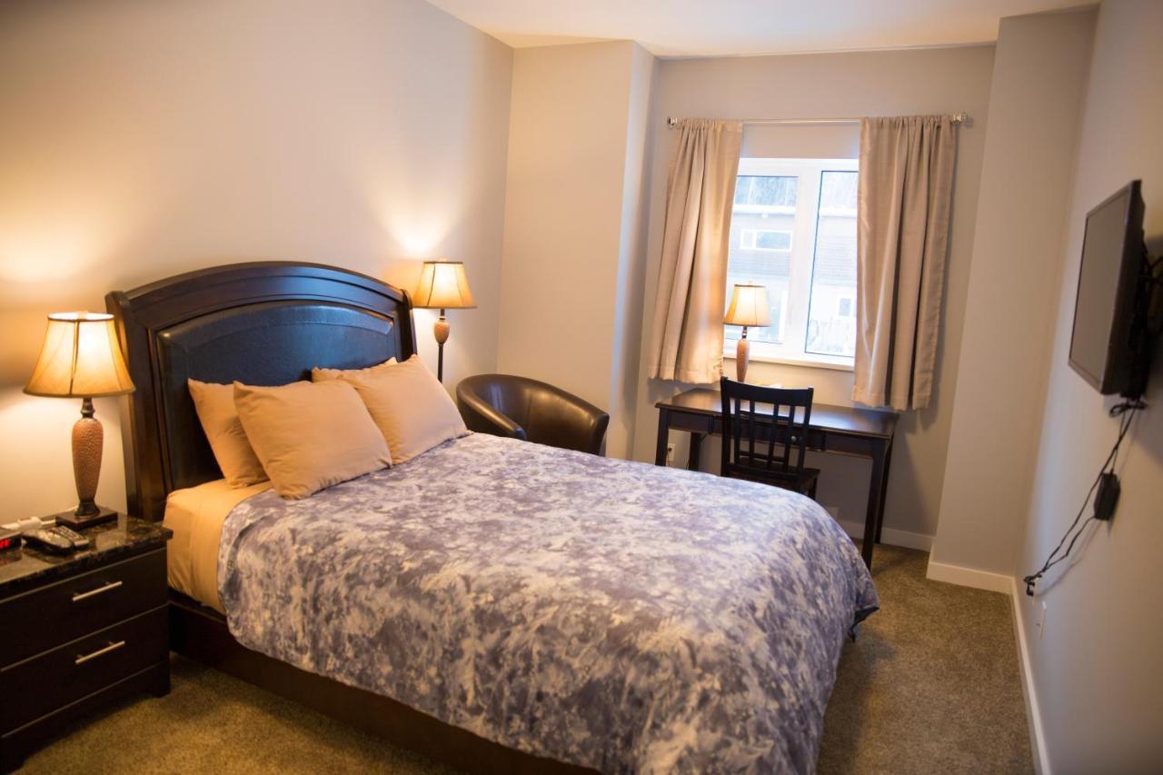 Downtown Whitehorse 4 Bedrooms Deluxe Condo Exterior photo