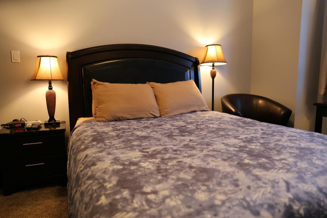 Downtown Whitehorse 4 Bedrooms Deluxe Condo Exterior photo
